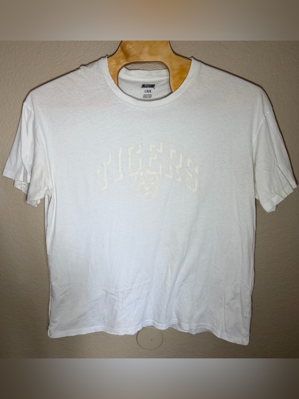 White 'Tigers' Crew Neck Tee - Unbranded